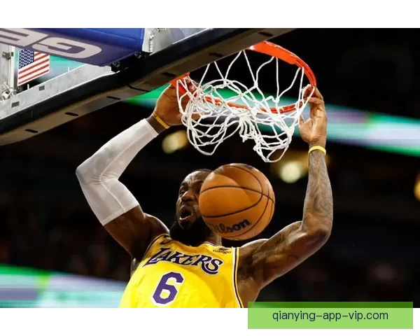 詹东里组合战热火状态成疑 湖人凌晨4点才抵达迈阿密酒店