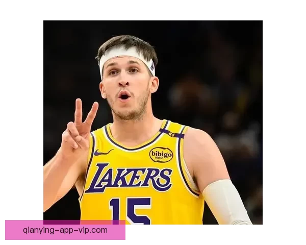 里夫斯谈艾顿与海斯各自优势打挡拆时专注正确决策