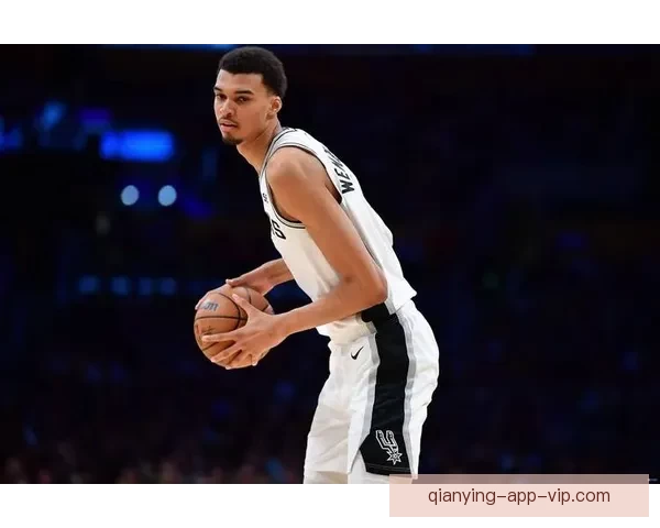 文班亚马单场狂砍41分创赛季新高八分四十秒完成NBA最快两双